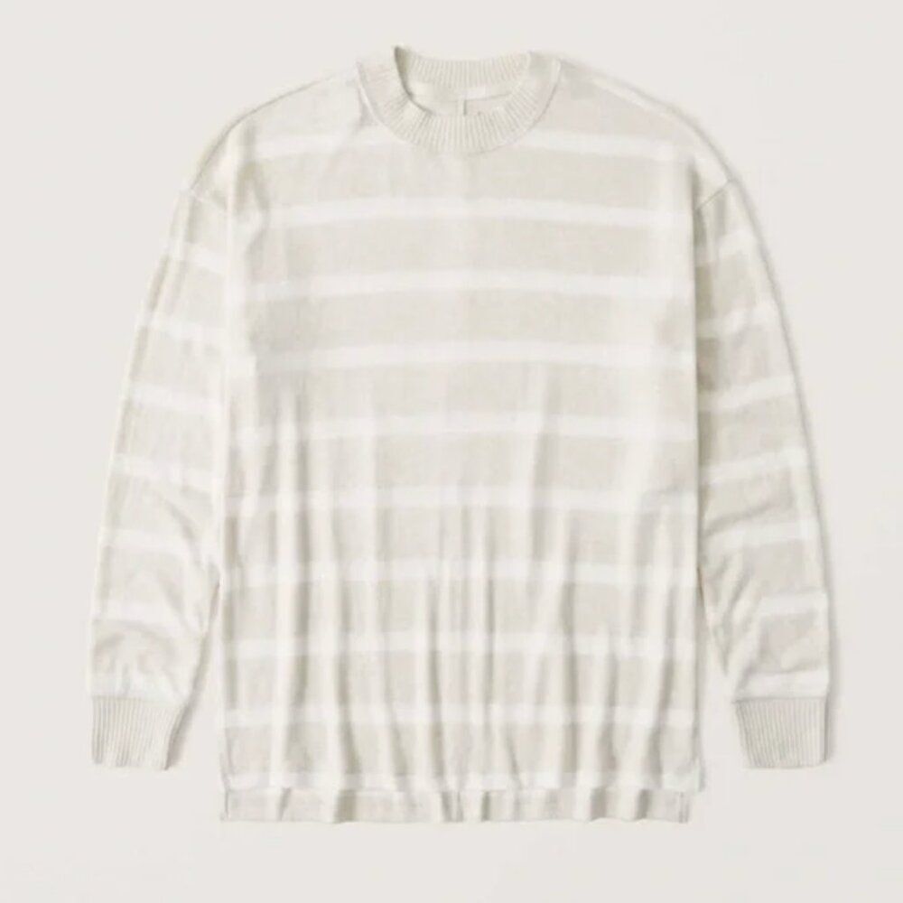 Abercrombie & Fitch Soft A&F Cozy Oversized Boyfriend Crew (size M)
